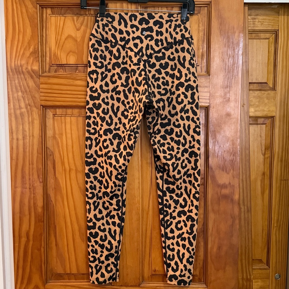 Balance Athletica leopard leggings - Picture 3 of 7